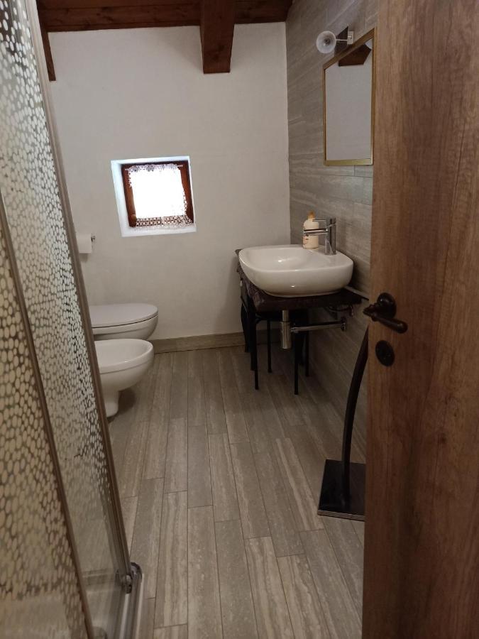 Vite Dipinte 1 Bilocale In Langa Apartment Новело Екстериор снимка