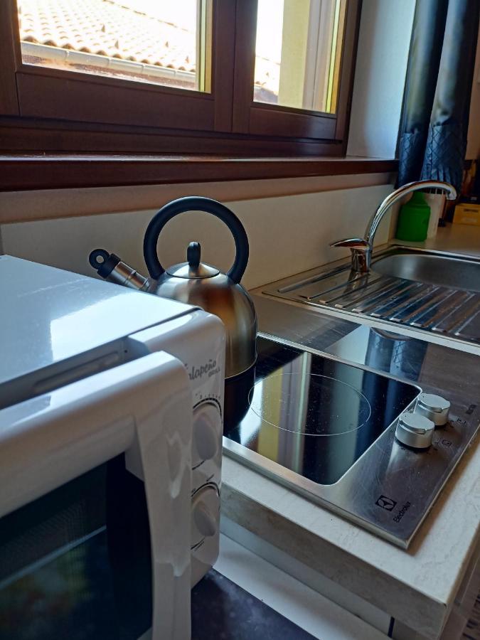 Vite Dipinte 1 Bilocale In Langa Apartment Новело Екстериор снимка